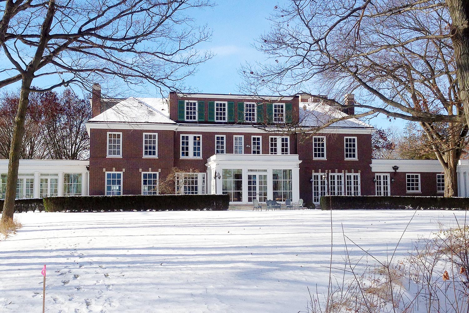 Buy This Lake Bluff Mansion and Now They'll Throw in the Beach for Free