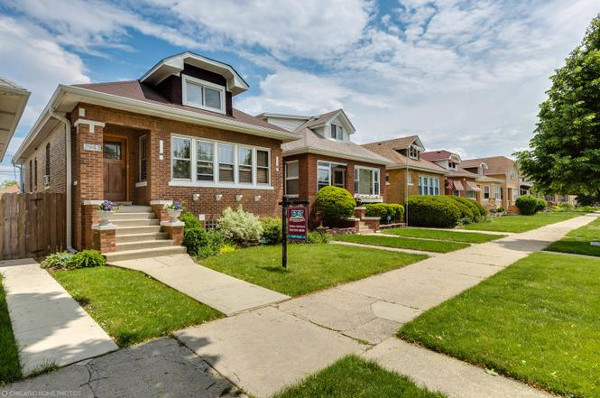 chicago bungalow real estate