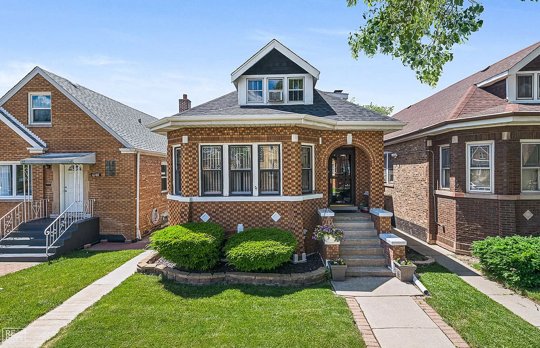 Five Bungalows for When You Just Need a House – Chicago Magazine