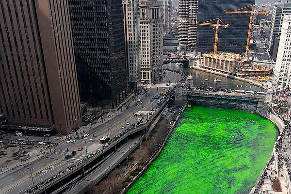 Chicago river green st patrick's day