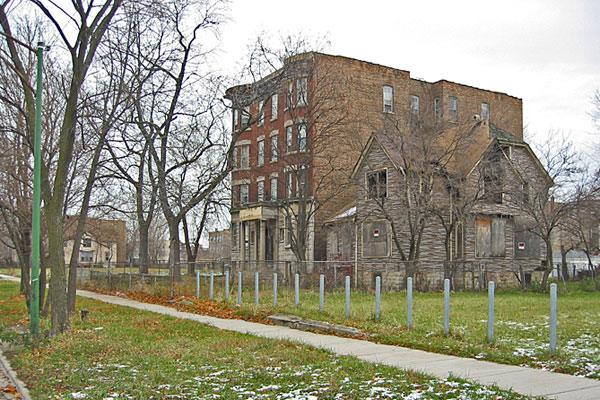 vacant house chicago