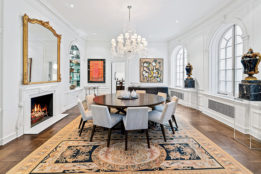 The dining room at 1521 North State Parkway