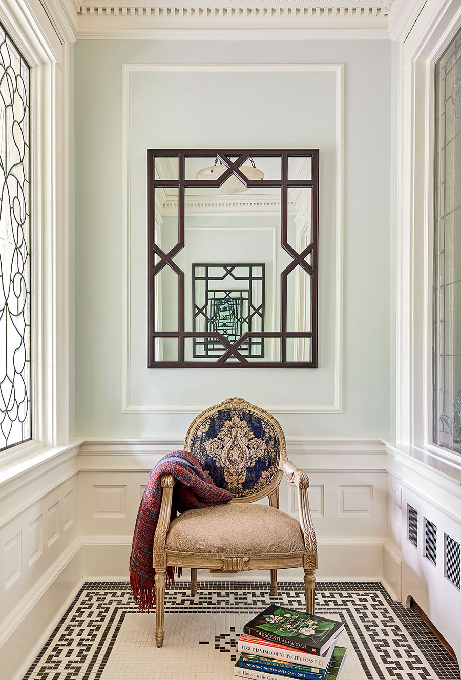 The entry vestibule of the Hinsdale home