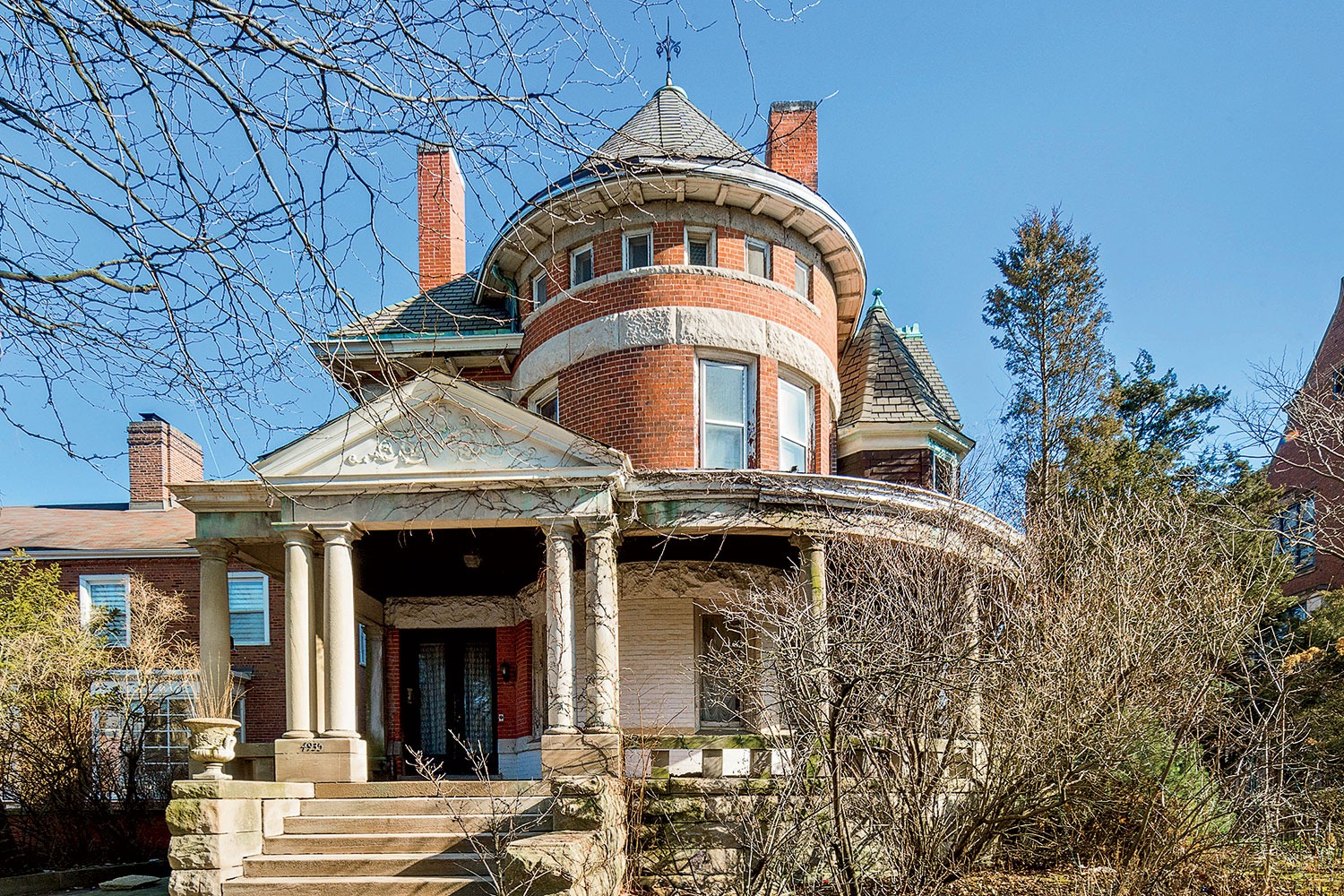 Outside the Kenwood home