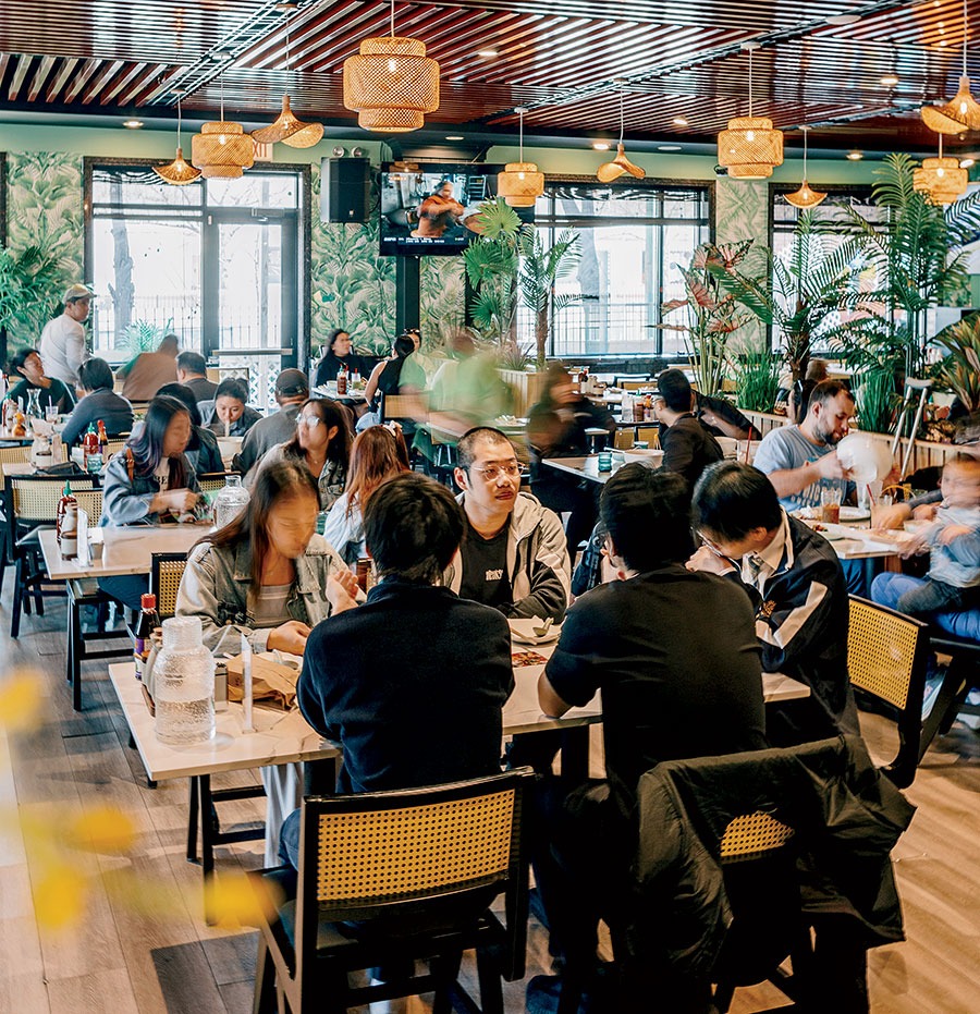 Diners at Ocean Grill & Bar