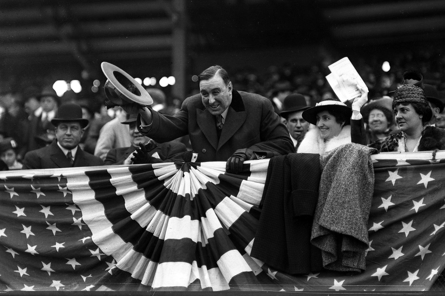 Republican mayor William Hale “Big Bill” Thompson