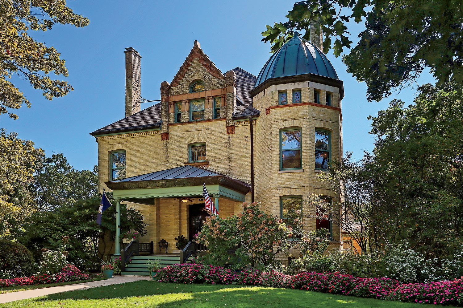 chicagomag.com - A Commander's House at Fort Sheridan Hits the Market