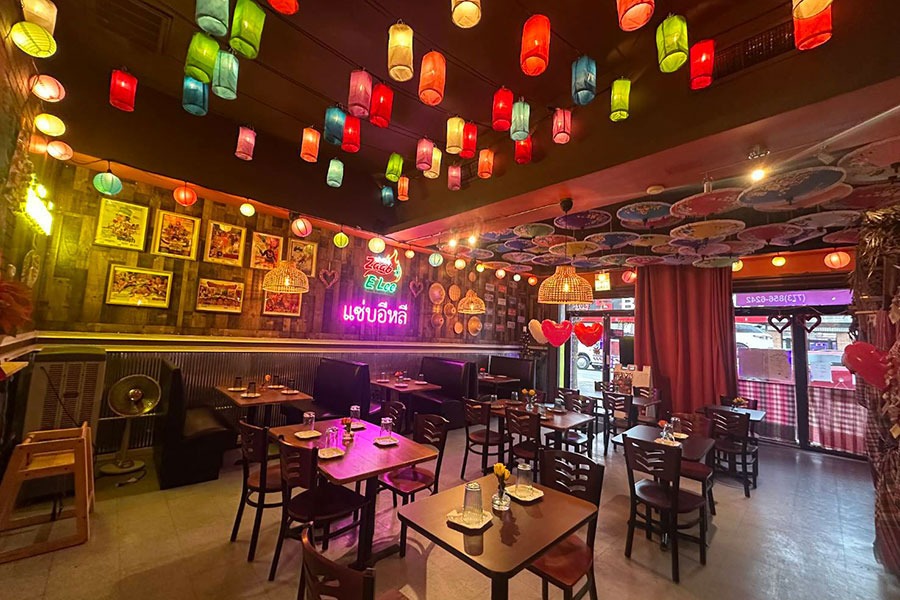 The dining area inside Zaab E Lee