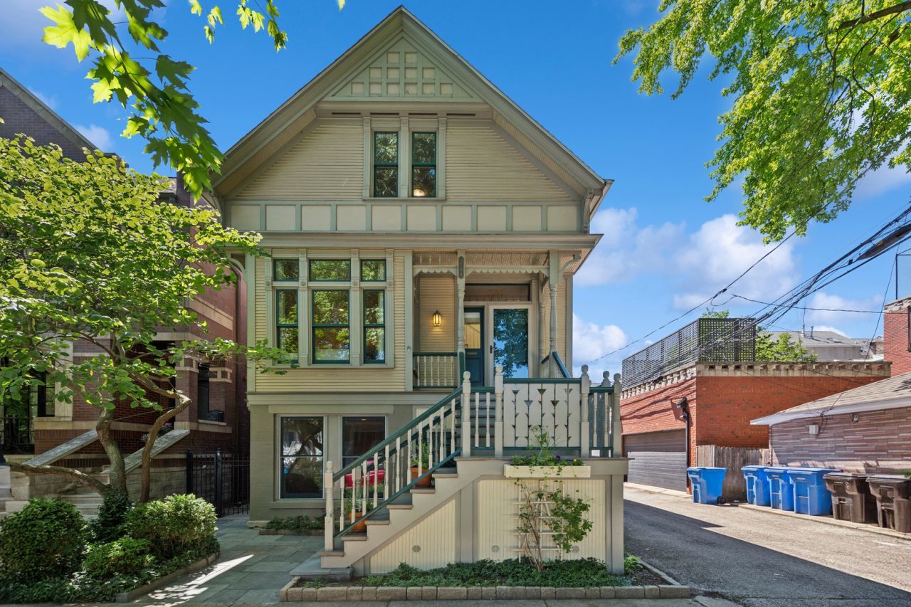 chicagomag.com - What's for Sale in Lake View?